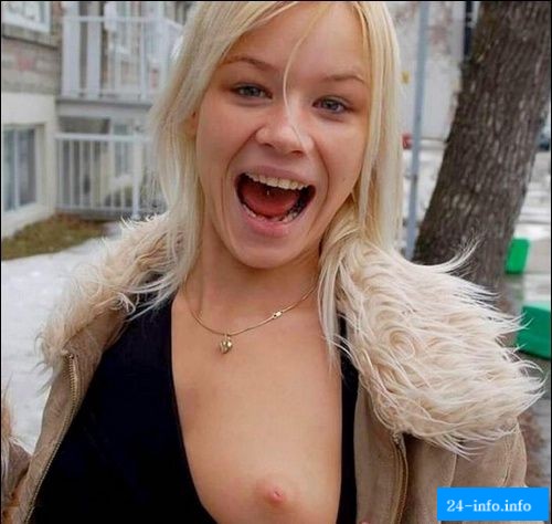 Невнимательность или случайность. Подборка девушек с выпавшими прелестями Невнимательность или случайность. Подборка девушек с выпавшими прелестями