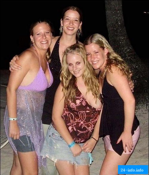 Невнимательность или случайность. Подборка девушек с выпавшими прелестями Невнимательность или случайность. Подборка девушек с выпавшими прелестями