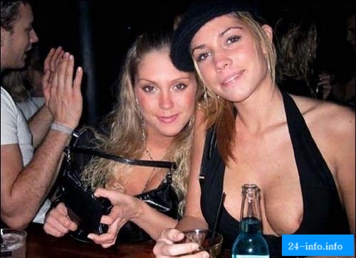 Невнимательность или случайность. Подборка девушек с выпавшими прелестями Невнимательность или случайность. Подборка девушек с выпавшими прелестями