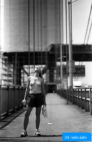 Фотограф борется за права женщин Нью-Йорка ходить топлесс НЮ Фотограф борется за права женщин Нью-Йорка ходить топлесс НЮ