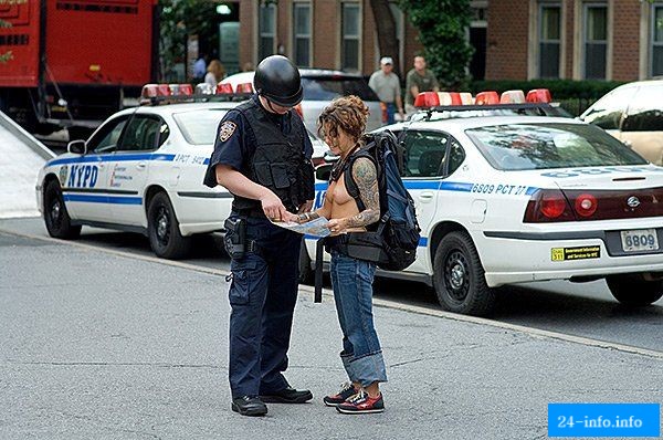 Фотограф борется за права женщин Нью-Йорка ходить топлесс НЮ Фотограф борется за права женщин Нью-Йорка ходить топлесс НЮ