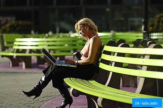 Фотограф борется за права женщин Нью-Йорка ходить топлесс НЮ Фотограф борется за права женщин Нью-Йорка ходить топлесс НЮ