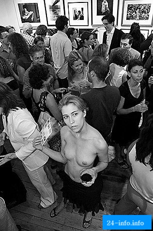 Фотограф борется за права женщин Нью-Йорка ходить топлесс НЮ Фотограф борется за права женщин Нью-Йорка ходить топлесс НЮ