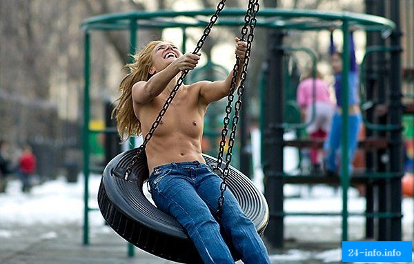 Фотограф борется за права женщин Нью-Йорка ходить топлесс НЮ Фотограф борется за права женщин Нью-Йорка ходить топлесс НЮ