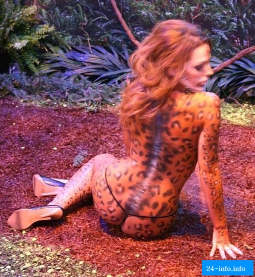 Девушка со стенда Samsung (16 фотографий)