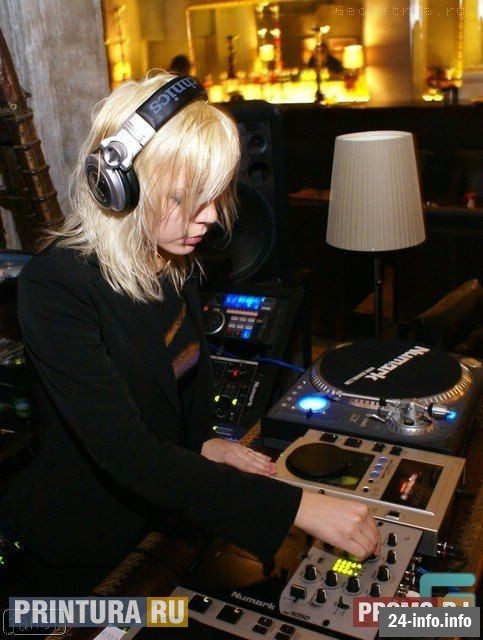 Наши девушки-диджеи Наши девушки-диджеи