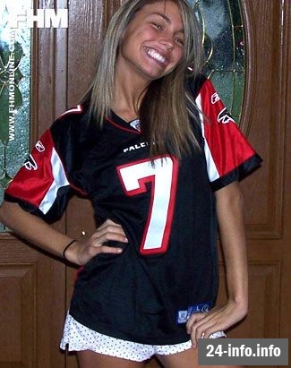 Самые сексуальные болельщицы по версии Maxim