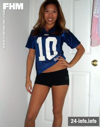 Самые сексуальные болельщицы по версии Maxim