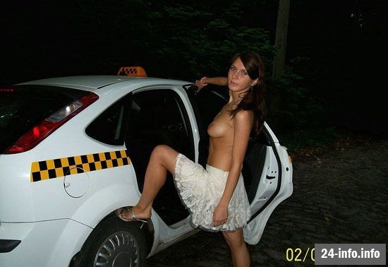 Небольшая подборка девушек топлес