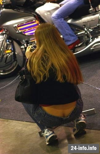 Автошоу - машины = девушки?