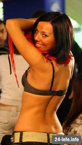 Автошоу - машины = девушки?