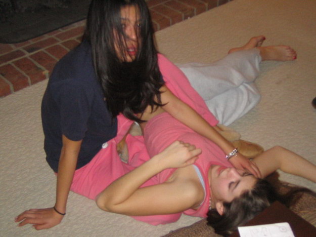 ВОТ почему девушкам противопоказан алкоголь!!!...........