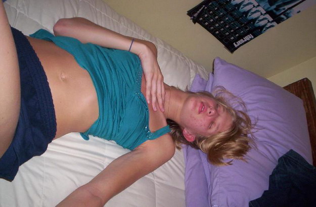 ВОТ почему девушкам противопоказан алкоголь!!!...........