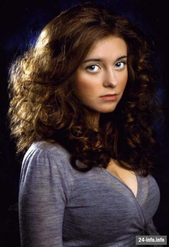 Наталья Костенева в юбке