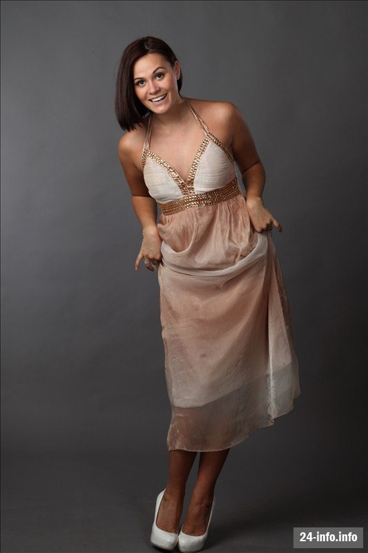 Мария Щербинина в прозрачном платье
