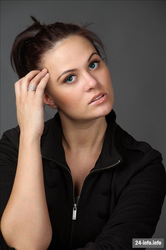 Мария Щербинина в прозрачном платье