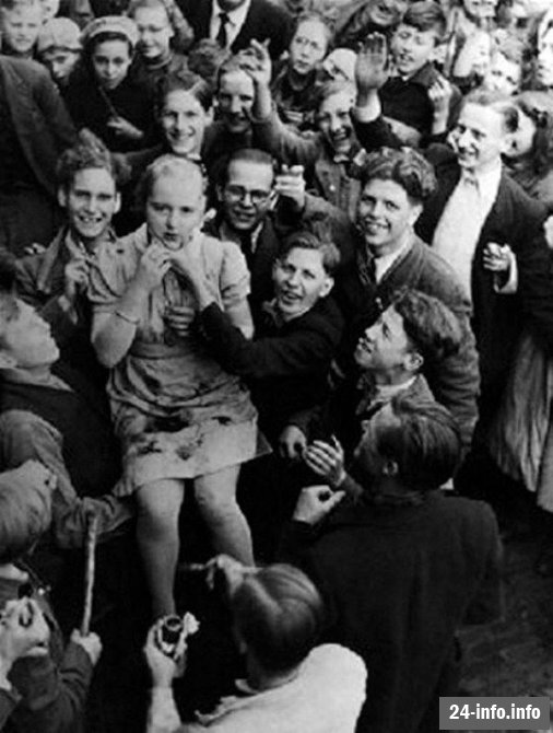 Что делали с любовницами гитлеровцев после войны (19 фото)