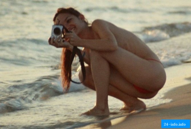 Девушки фотографируют )) (4 фотографии)