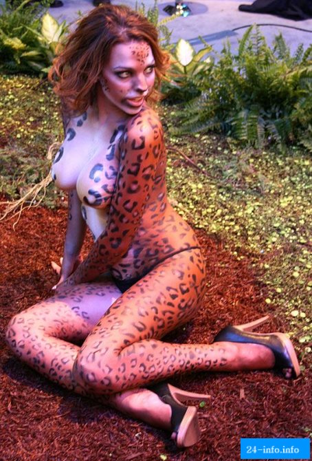 Девушка со стенда Samsung (16 фотографий)