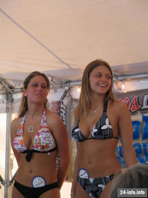 Девушки на отдыхе. Без НЮ