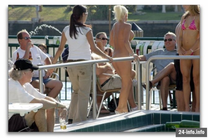 Симпатичный конкурс бикини