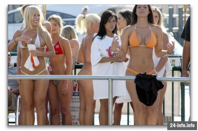 Симпатичный конкурс бикини