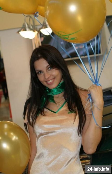 Автошоу - машины = девушки?