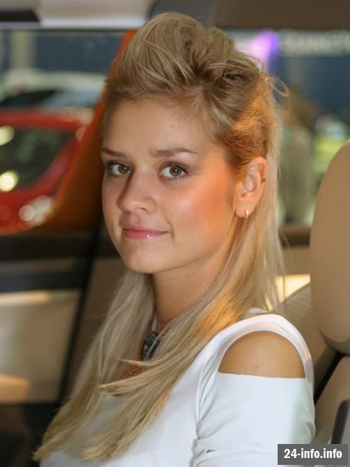 Автошоу - машины = девушки?