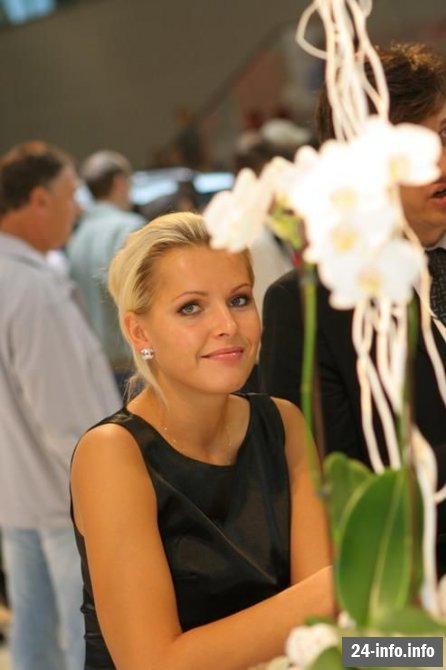 Автошоу - машины = девушки?