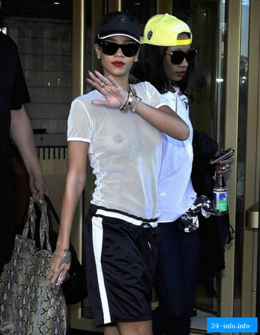 Смелый наряд Рианны