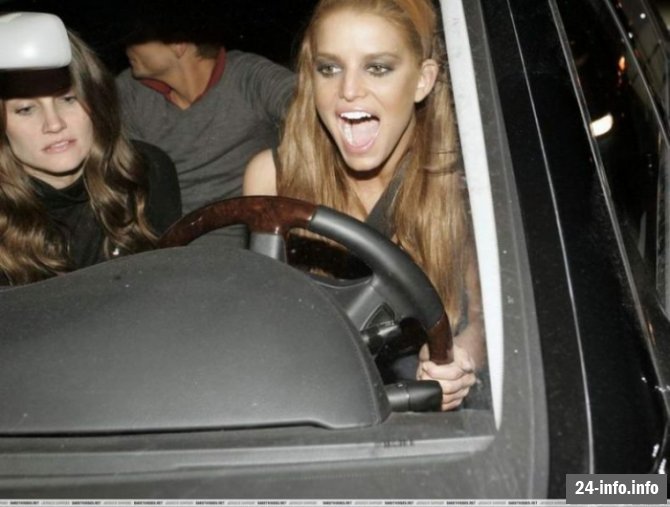 Эмоции Джессики Симпсон (11 фотографий)