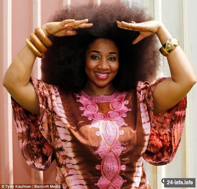 Женщина с самой большой в мире афропрической(7 фото) Женщина с самой большой в мире афропрической(7 фото)
