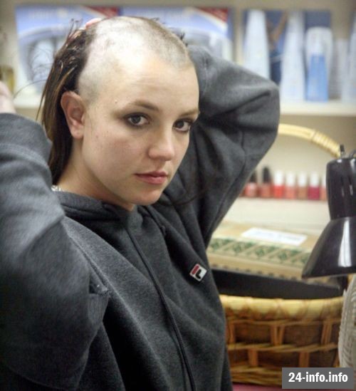 Лысая Бритни Спирс (17 фотографий) Добавлены новые фото