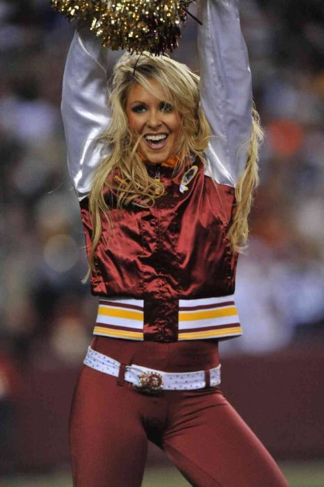 Девушки из группы поддержки команды Redskins