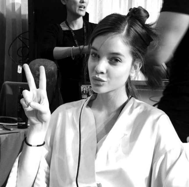 Девушки Victoria's Secret за кулисами