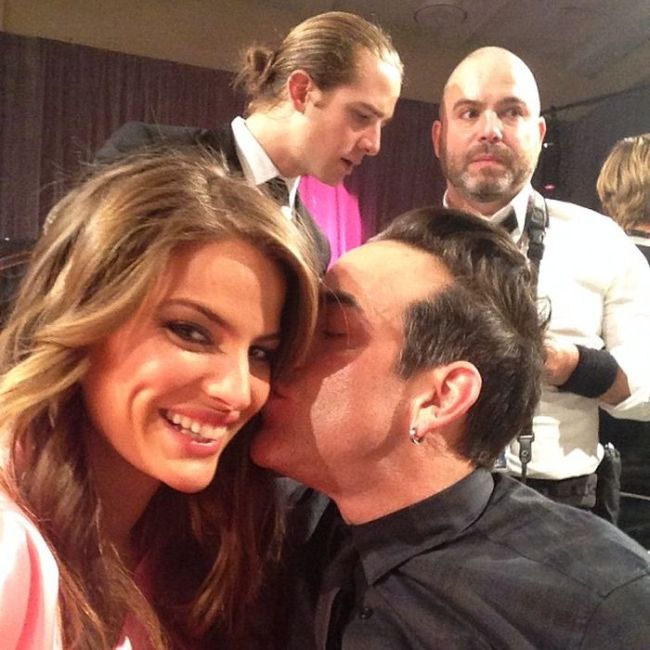 Девушки Victoria's Secret за кулисами