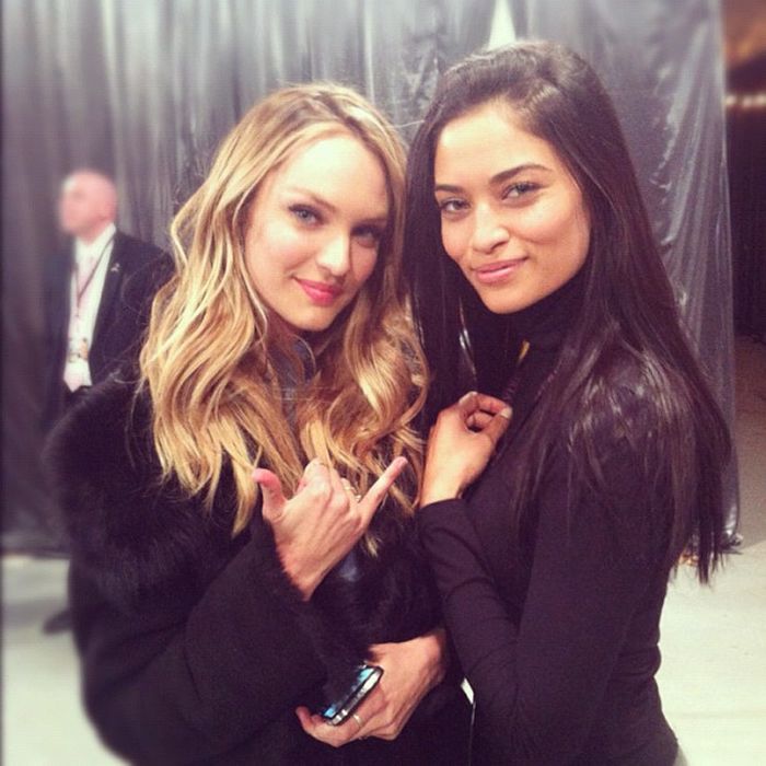 Девушки Victoria's Secret за кулисами