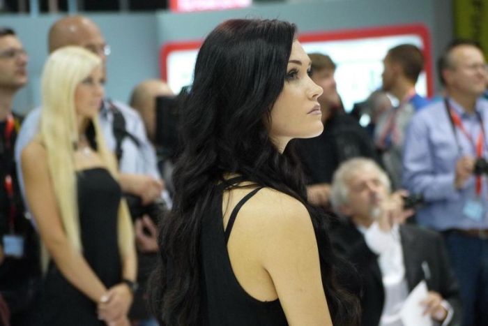 Девушки с мотовыставки Intermot 2012