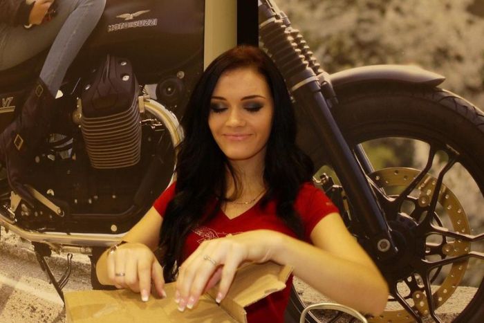 Девушки с мотовыставки Intermot 2012
