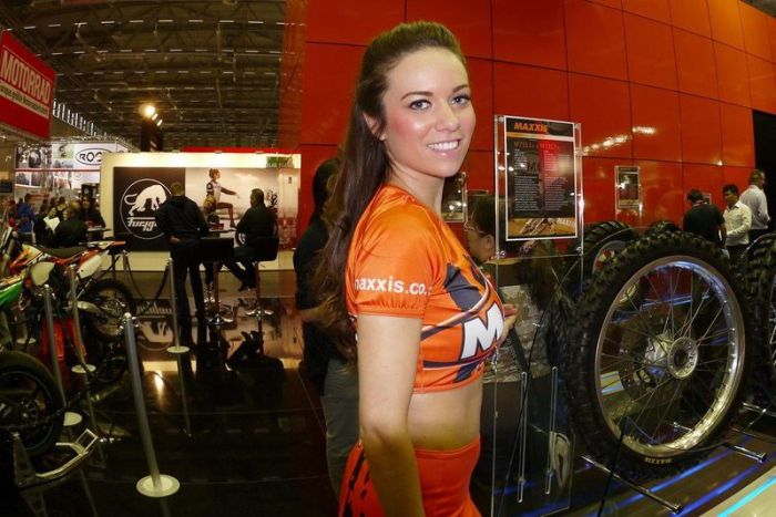 Девушки с мотовыставки Intermot 2012