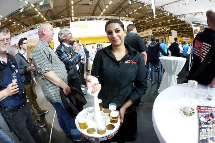 Девушки с мотовыставки Intermot 2012