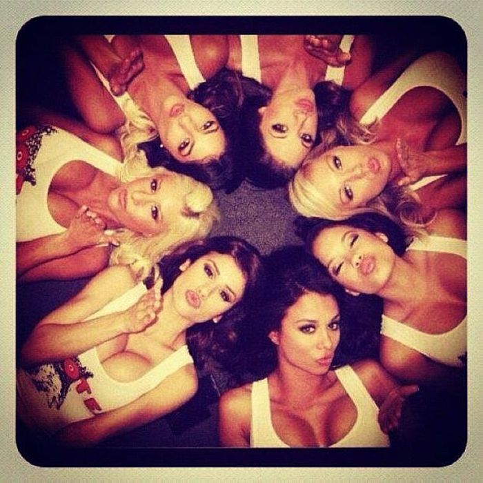 Девушки из ресторана Hooters в Instagram