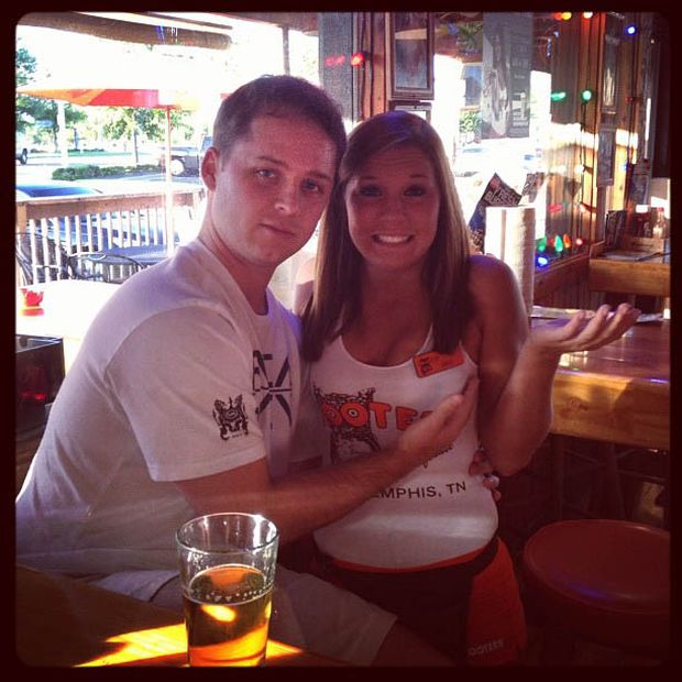 Девушки из ресторана Hooters в Instagram