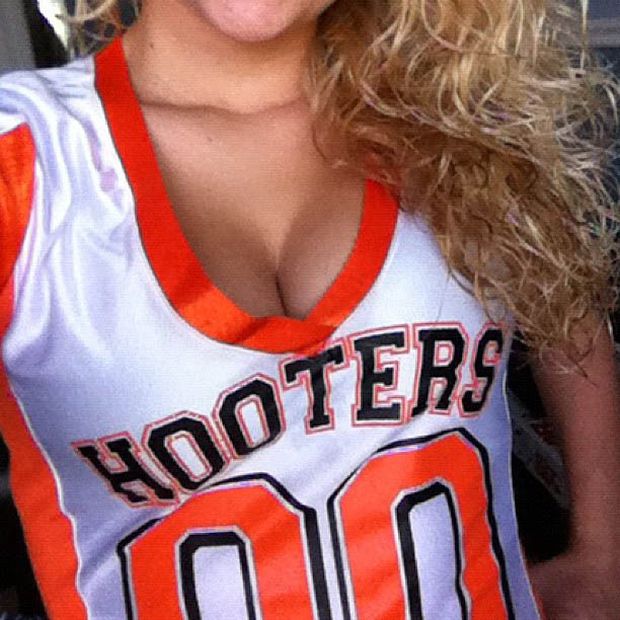Девушки из ресторана Hooters в Instagram