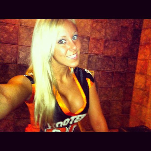 Девушки из ресторана Hooters в Instagram