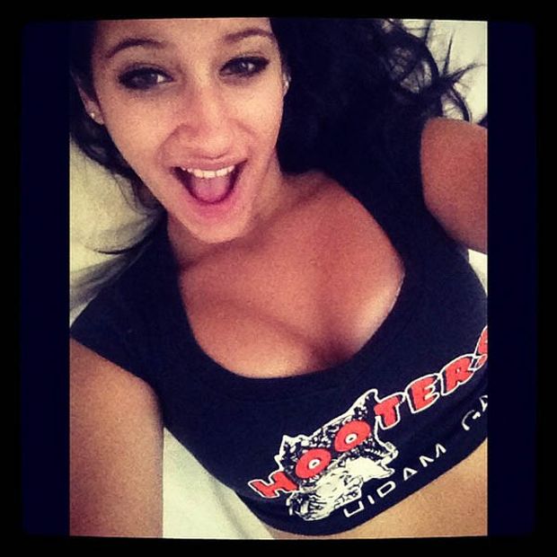 Девушки из ресторана Hooters в Instagram