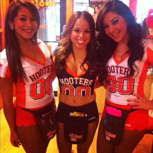 Девушки из ресторана Hooters в Instagram