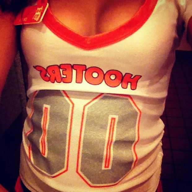 Девушки из ресторана Hooters в Instagram