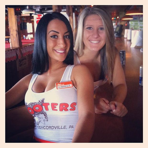 Девушки из ресторана Hooters в Instagram