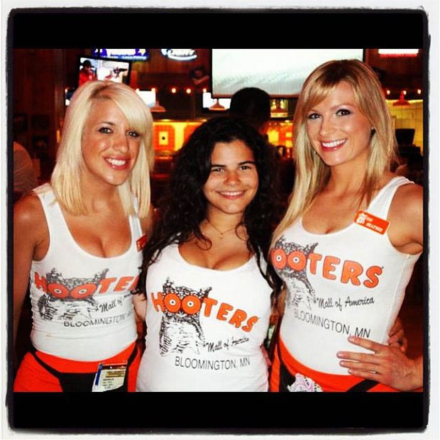 Девушки из ресторана Hooters в Instagram